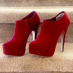 Woman’s Red Wine Suede Platform Shoe